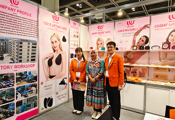 Sweetyle receiving the 'Verified Manufacturer' award at an international trade fair