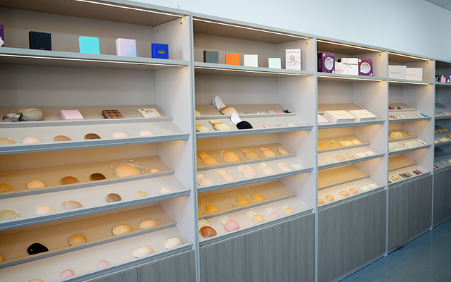 ISO 9001 and SGS certification display at Sweetyle factory showroom